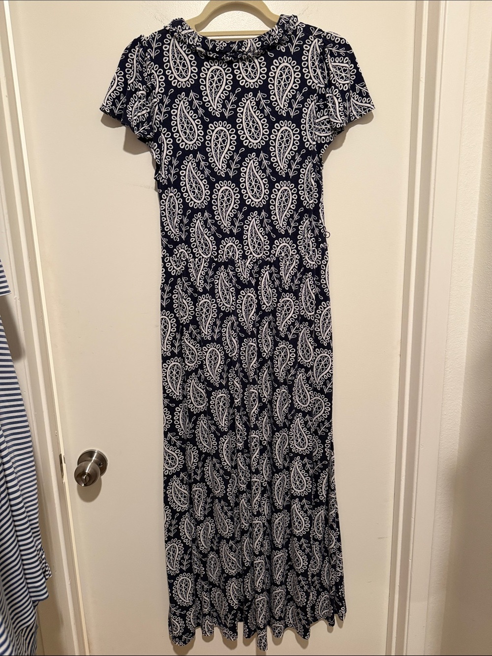 Boden Navy and White Paisley V‑Neck Maxi Dress - Picture 9 of 9